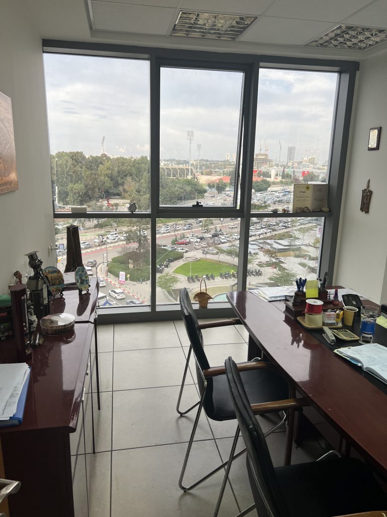 משרד למכירה והשקעות במגדלי בסר רמת גן 2