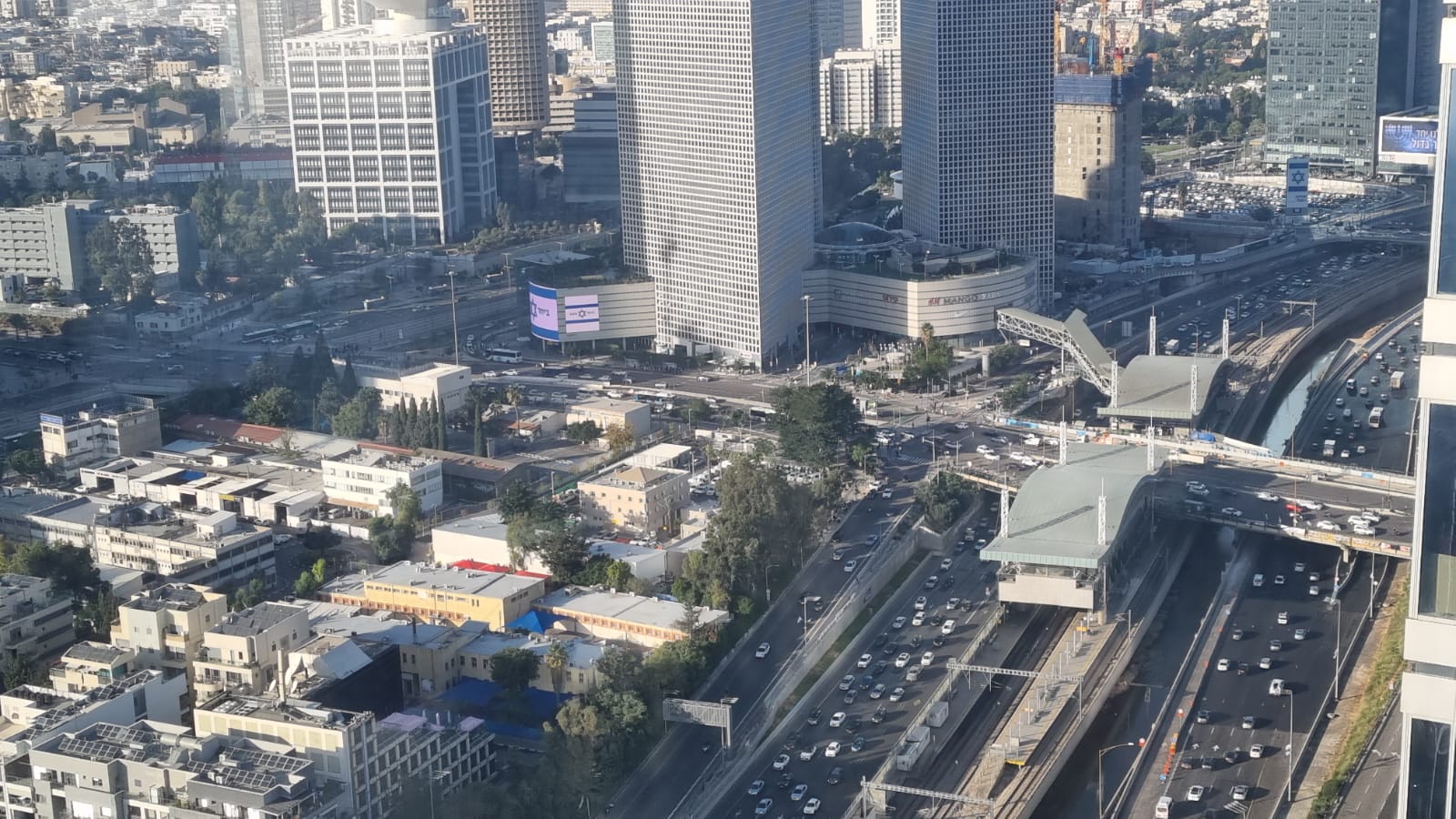 משרדים להשכרה בתל אביב במגדלי אלון 300 מ