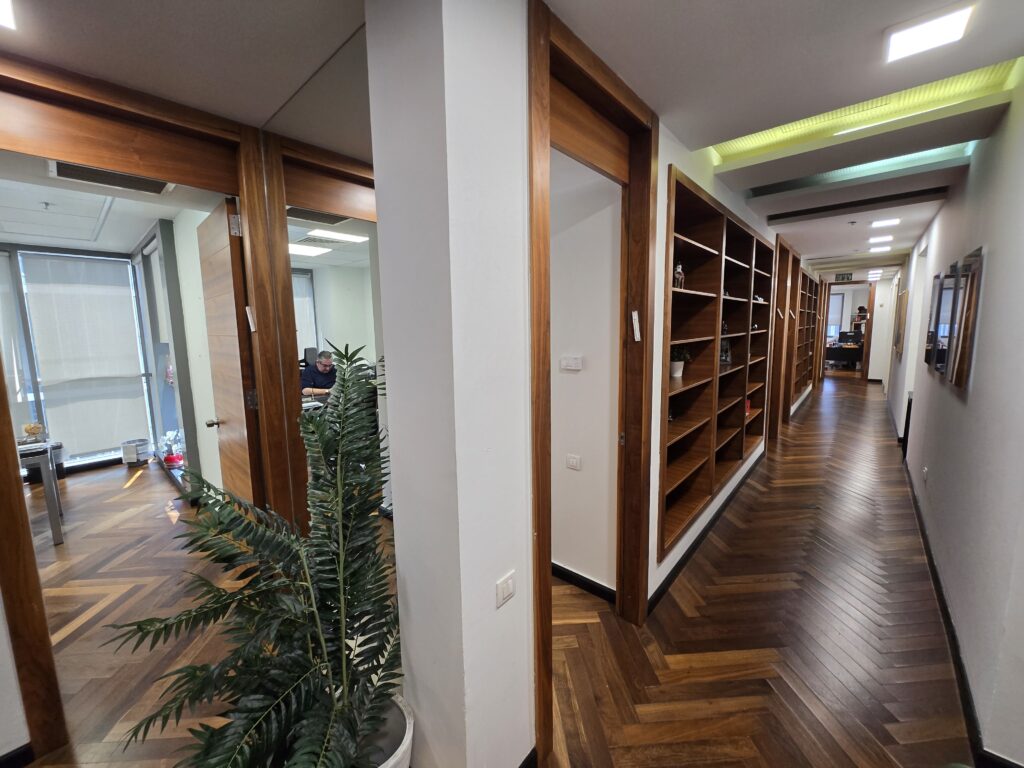 משרדים להשכרה בבני ברק במגדל בסר 300מר 3