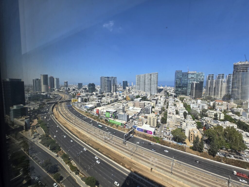 משרד להשכרה 328מר במגדלי אלון בתל אביב 4